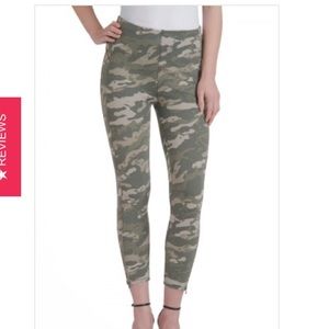 LYSSE tight ankle camo leggings medium